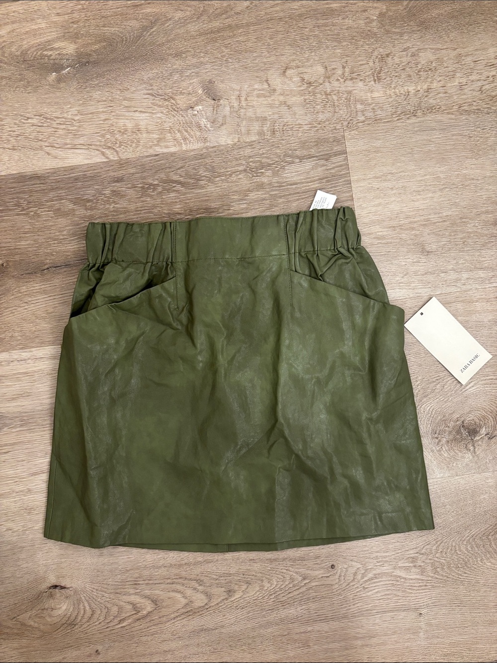 NWT Zara Olive Green Faux Leather Mini Skirt with Front Pockets